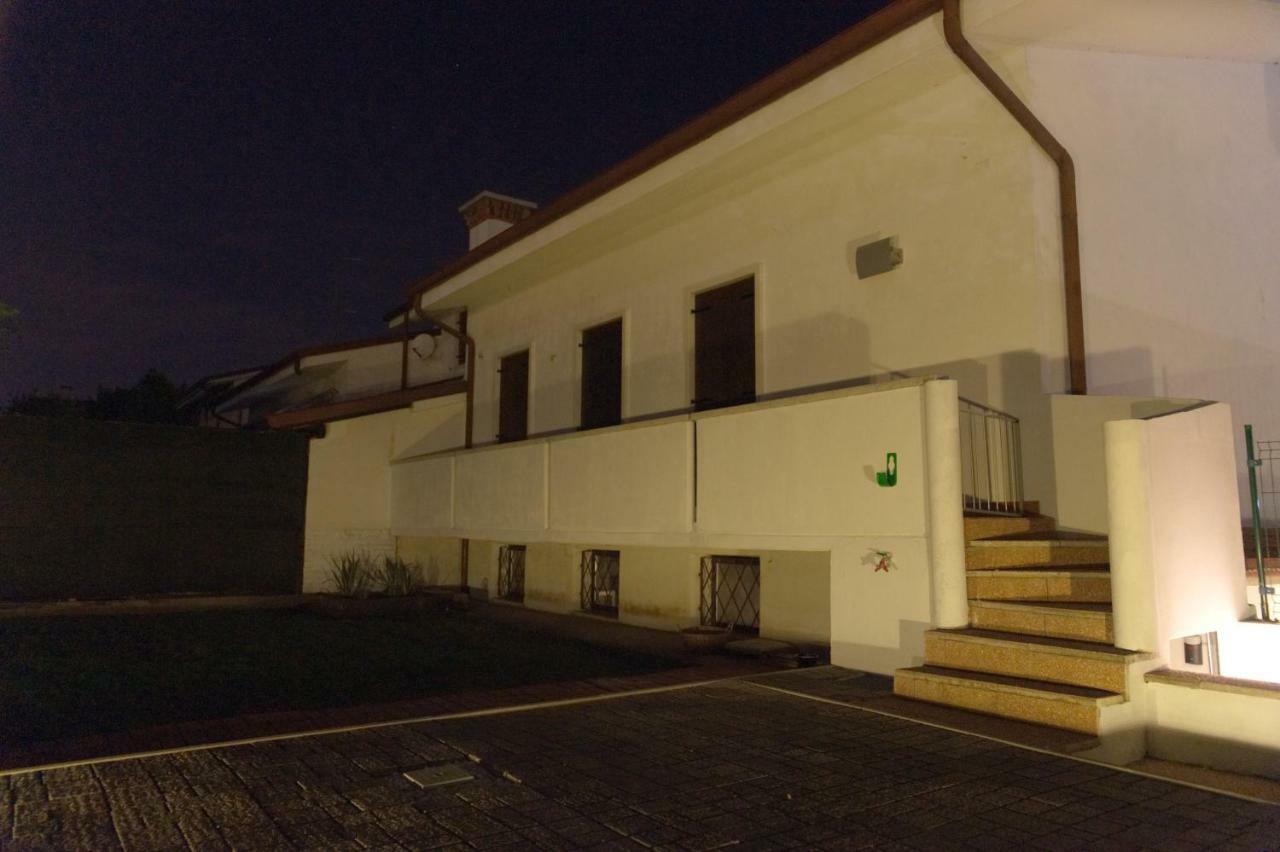 Bouganville Room Castelnuovo del Garda Eksteriør bilde